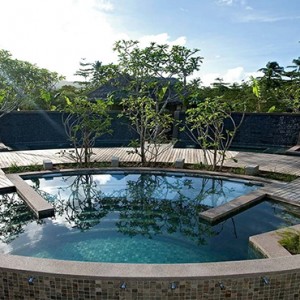 Constance Ephelia - Luxury Seychelles Honeymoon Packages - Spa pool