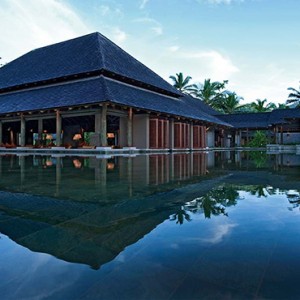 Constance Ephelia - Luxury Seychelles Honeymoon Packages - Zee bar exterior