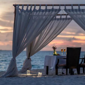 Banyan Tree Vabbinfaru Maldives Honeymoon Packages Destination Driving