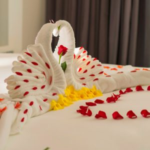 Maldives Honeymoon Packages Banyan Tree Vabbinfaru Bedroom