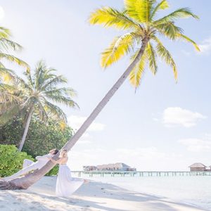 Maldives Honeymoon Packages Conrad Maldives Rangali Island Couple On Beach