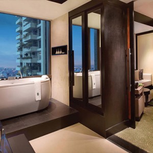 Thailand Honeymoon Packages Banyan Tree Bangkok Oasis Retreat Bathroom