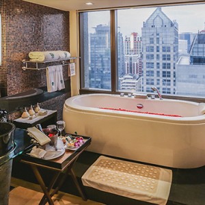 Thailand Honeymoon Packages Banyan Tree Bangkok One Bedroom Suite Bathroom