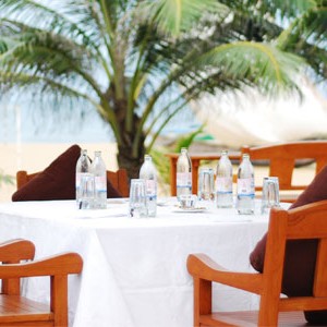 jetwing beach sri lanka dinner on the beach turquoise ocean