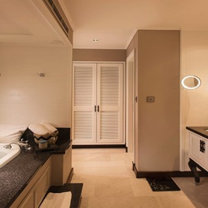 Constance Lemuria - Luxury Seychelles Honeymoon Packages - Senior Suite bathroom1