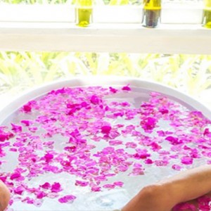Constance Lemuria - Luxury Seychelles Honeymoon Packages - Spa bath