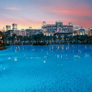 Dubai Honeymoon Packages Jumeirah Dar Al Masyaf At Madinat Jumeirah Pool