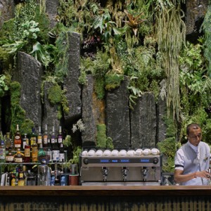 lobby bar - shangri la singapore - luxury singapore honeymoon packages