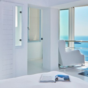 2 EXPERIENCE JETTED TUB SUITES - sun Rocks Hotel Santorini - luxury santorini honeymoon packages