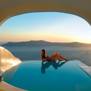 2 SUN ROCKS SUITE WITH PRIVATE POOL - sun Rocks Hotel Santorini - luxury santorini honeymoon packages