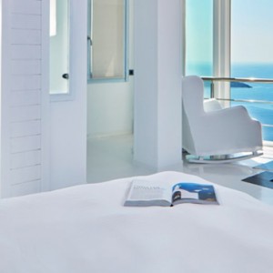 2 EXPERIENCE JETTED TUB SUITES - sun Rocks Hotel Santorini - luxury santorini honeymoon packages