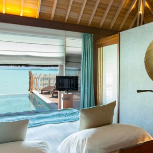 Pool Premium Overwater Villa 4 - InterContinental Bora Bora Resort and Thalasso Spa - Luxury Bora Bora honeymoon Packages