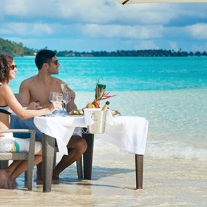 dining ---Conrad-Bora-Bora-Nui-Resort---Luxury-Bora-Bora-Honeymoon-Packages-