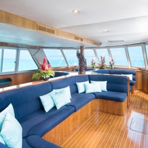 speedboat---Conrad-Bora-Bora-Nui-Resort---Luxury-Bora-Bora-Honeymoon-Packages-
