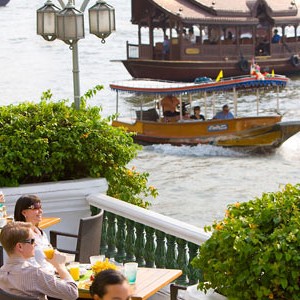 Mandarin-Oriental-Bangkok-riverside-restaurant