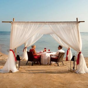 Thailand Honeymoon Packages Rockys Boutique Resort, Koh Samui Dinner On The Beach3