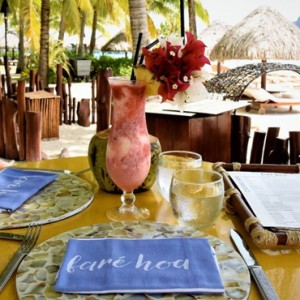 dining 4 - Four Seasons Bora Bora - Luxury Bora Bora Honeymoon Packages