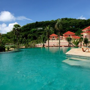 Centara-Grand-Phuket-adults-only-pool