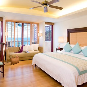 Centara-Grand-Phuket-deluxe-ocean-front-room