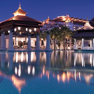 Anantara The Palm Dubai - night pool