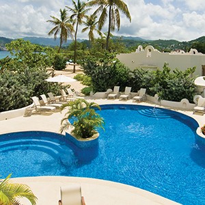 Luxury Honeymoon Packages - Spice Island Grenada - pool