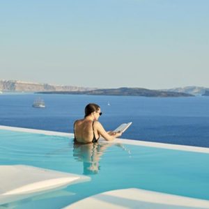 Greece Honeymoon Packages Canaves Oia Suites Infinity Pool4