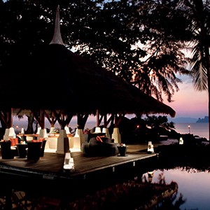 phulay bay, Krabi - Thailand Honeymoon Packages - bar