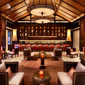 Banyan Tree Lang Co - Vietnam Honeymoon Packages - bar