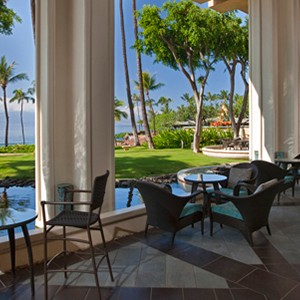 Hyatt Regency Maui - Hawaii Honeymoon Packages - cafe