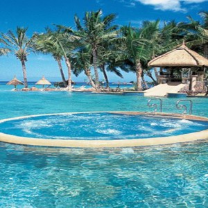 La Pirogue Resort and Spa - Luxury Mauritius Honeymoon Packages - swimming pool with jacuzzi