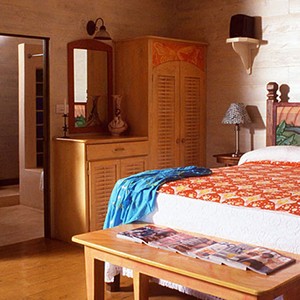 The Caves - Jamaica Honeymoon Packages - bedroom 2