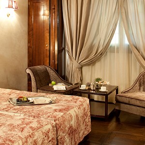 Grand Hotel Baglioni Florence - Italy Honeymoon Packages - suite