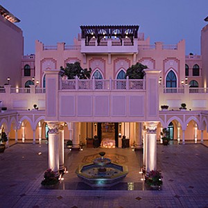 Shangri-La Abu Dhabi - Abu Dhabi Honeymoon Packages - courtyard