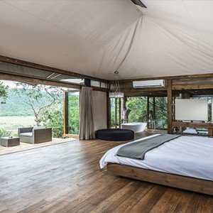 Kariega Game Reserve - Luxury South Africa Honeymoon Packages - Settlers drift Interior