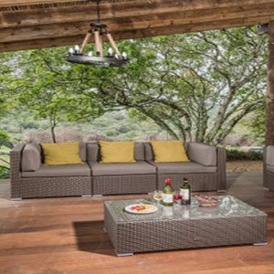 Kariega Game Reserve - Luxury South Africa Honeymoon Packages - The Homestead living area