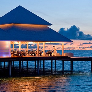 Maldives honeymoon packages - Diamonds Thudufushi - dusk