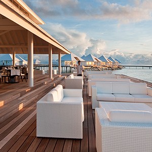 Maldives honeymoon packages - Diamonds Thudufushi - terrace