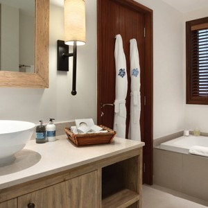 Kempinski Seychelles - seychelles honeymoon packages - bathroom