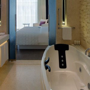 Le Royal Meridien - Dubai Honeymoon Packages - bathroom