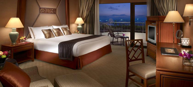 Luxury Holidays Bangkok - Shangri - La Hotel - Bedroom 1