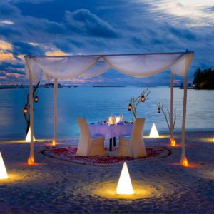 Maldives Honeymoon Packages Sheraton Full Moon Resort Dining 3