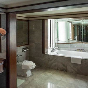 Thailand Honeymoon Packages Rembrandt Hotel Bangkok Grand Executive Suite Bathroom