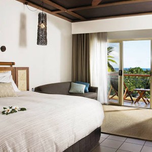 -Beach-Resort-Bedroom-Ocean