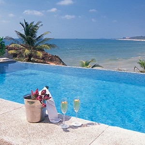 saman villas - sri lanka luxury honeymoons - private infinity pool