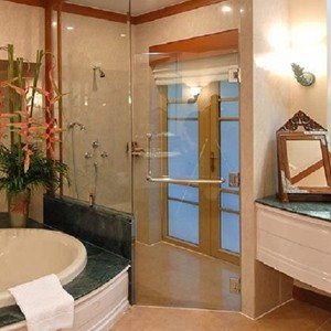 santuburi-resort-bathroom