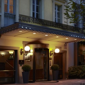 Carlton_Hotel_Baglioni_entrance