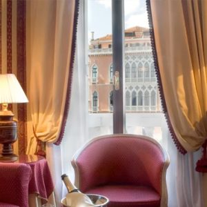 Italy Honeymoon Packages Sina Palazzo Sant'Angelo Exclusive Junior Suite
