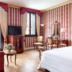 Italy Honeymoon Packages Sina Palazzo Sant'Angelo Exclusive Junior Suite1