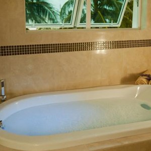 Luxury Holidays Barbados - Ocean Two Barbados - Bathroom