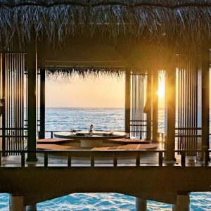 Luxury Maldives honeymoon Packages One And Only Reethi Rah Maldives Dining 3